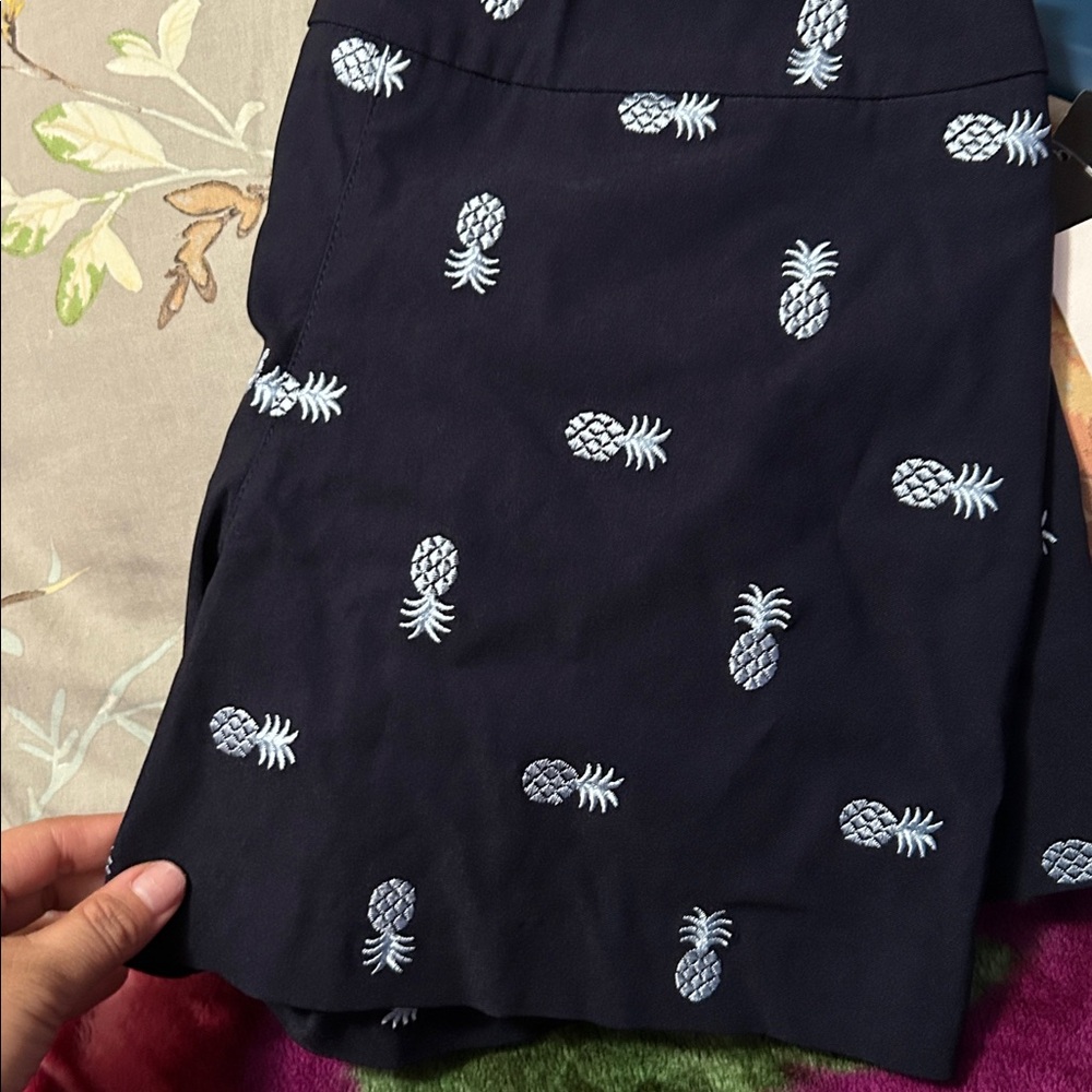 NWT Olivia Grey Pineapple Shorts Sz M NWT
